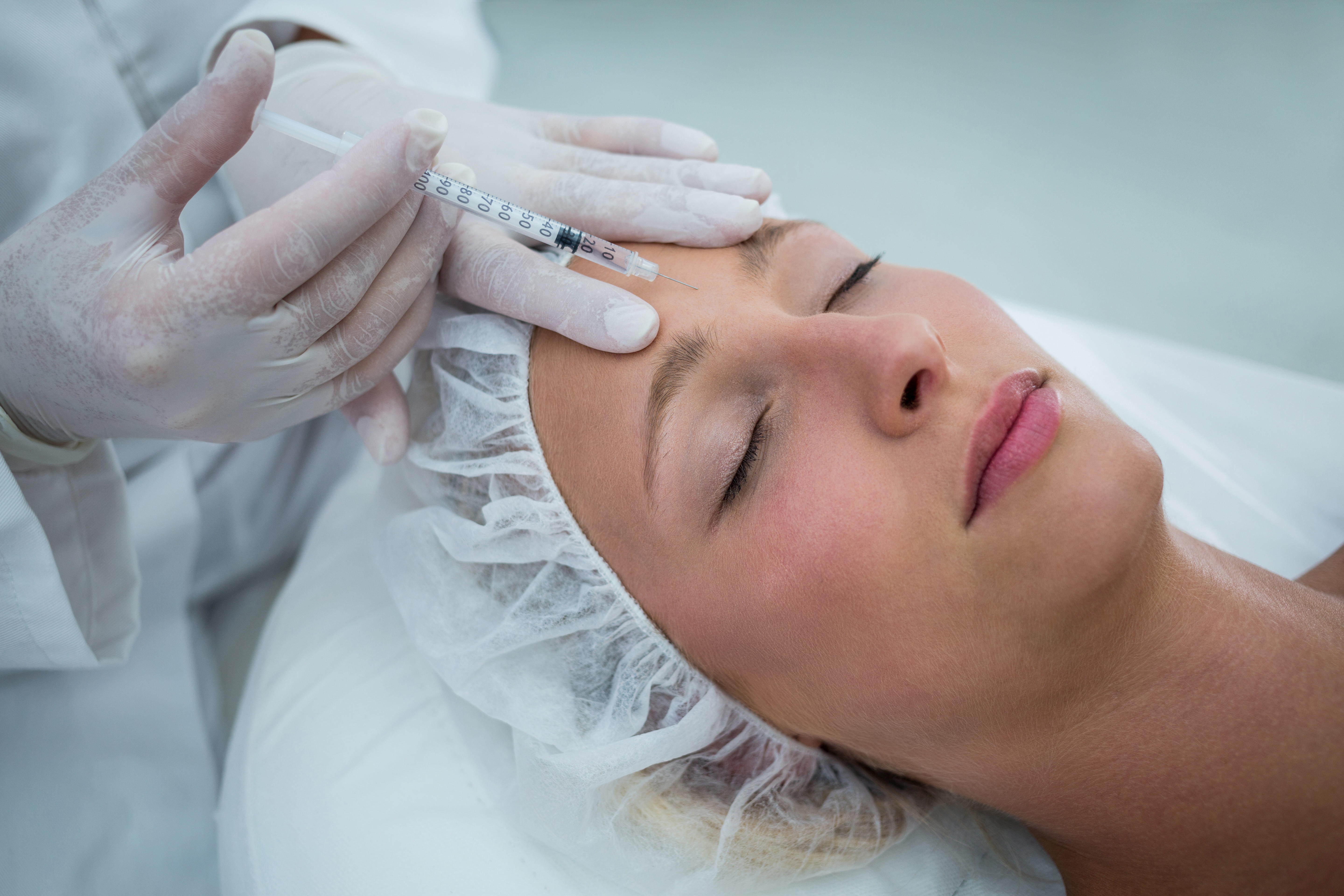 Errores comunes y riesgos del botox mal aplicado: fotos, síntomas y cómo elegir un especialista confiable