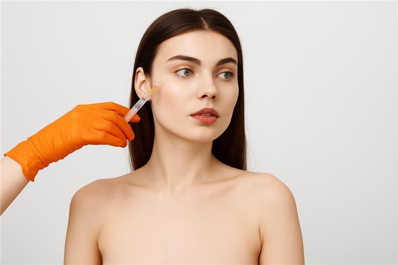 Suaviza arrugas y líneas de expresión en la cara con BOTOX ó toxina botulínica
